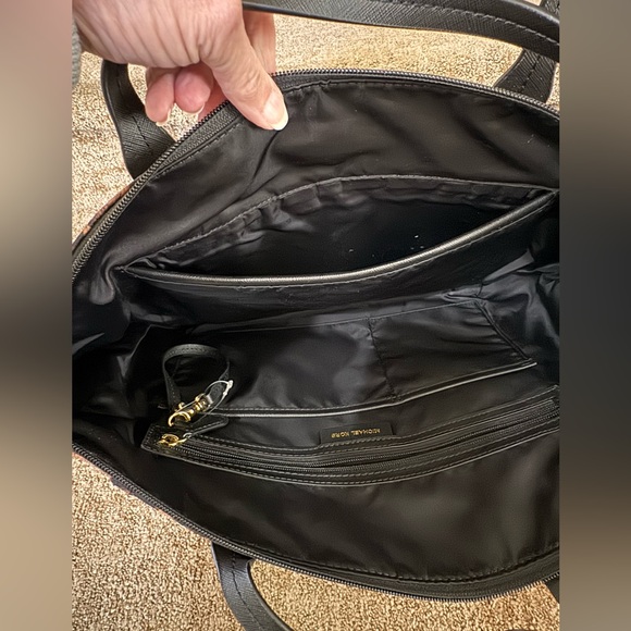 Michael Kors Kelsey Leopard Nylon Travel Set: Large Backpack & Tote Bag - Picture 9 of 16